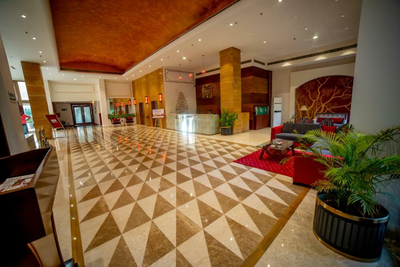 מלון Ramada By Wyndham Jaipur Jaisinghpura מראה חיצוני תמונה