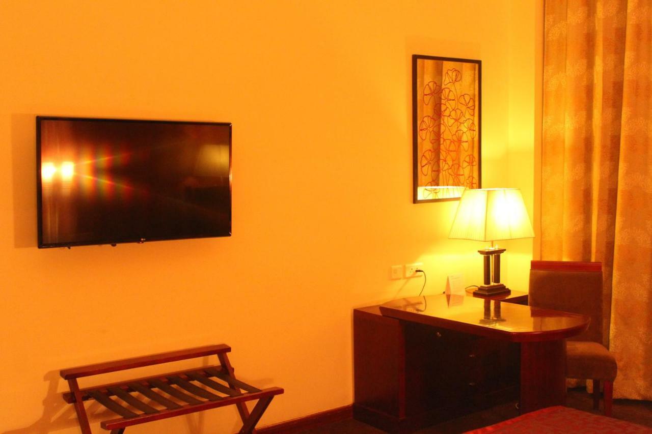 מלון Ramada By Wyndham Jaipur Jaisinghpura מראה חיצוני תמונה