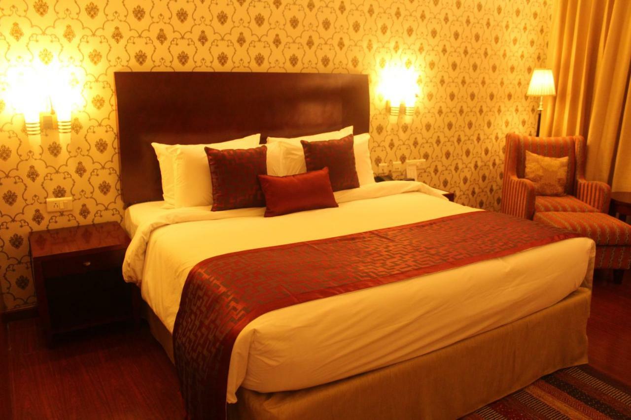 מלון Ramada By Wyndham Jaipur Jaisinghpura מראה חיצוני תמונה