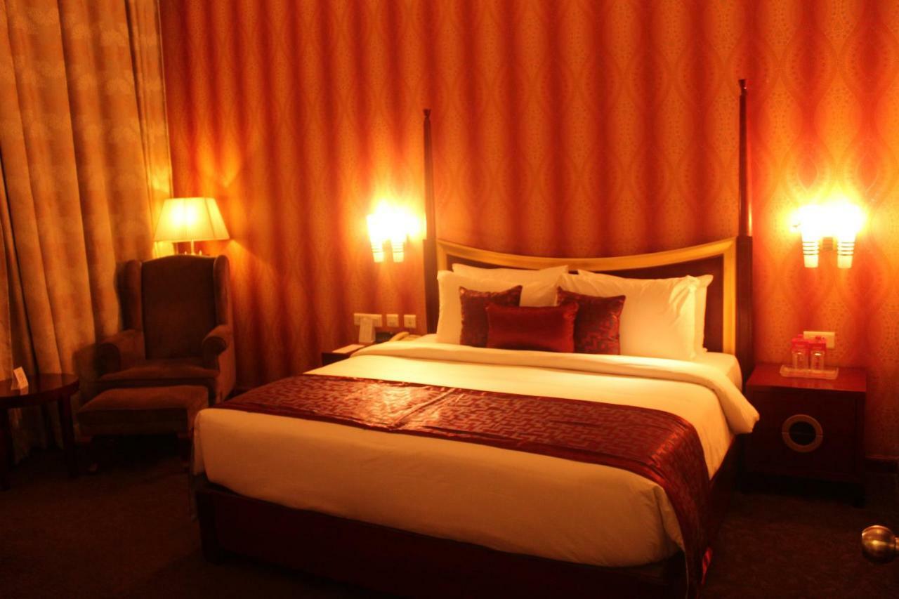 מלון Ramada By Wyndham Jaipur Jaisinghpura מראה חיצוני תמונה