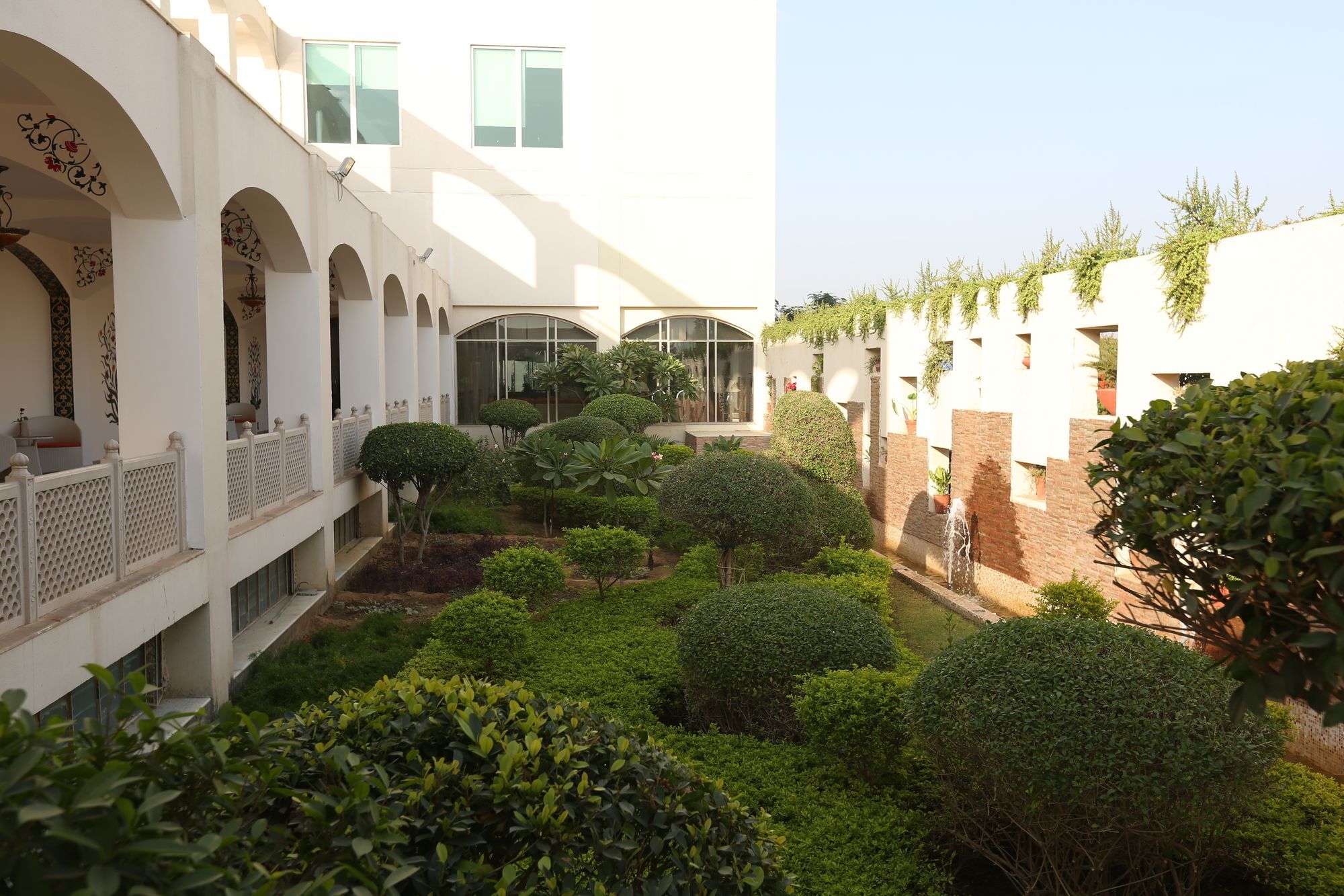 מלון Ramada By Wyndham Jaipur Jaisinghpura מראה חיצוני תמונה