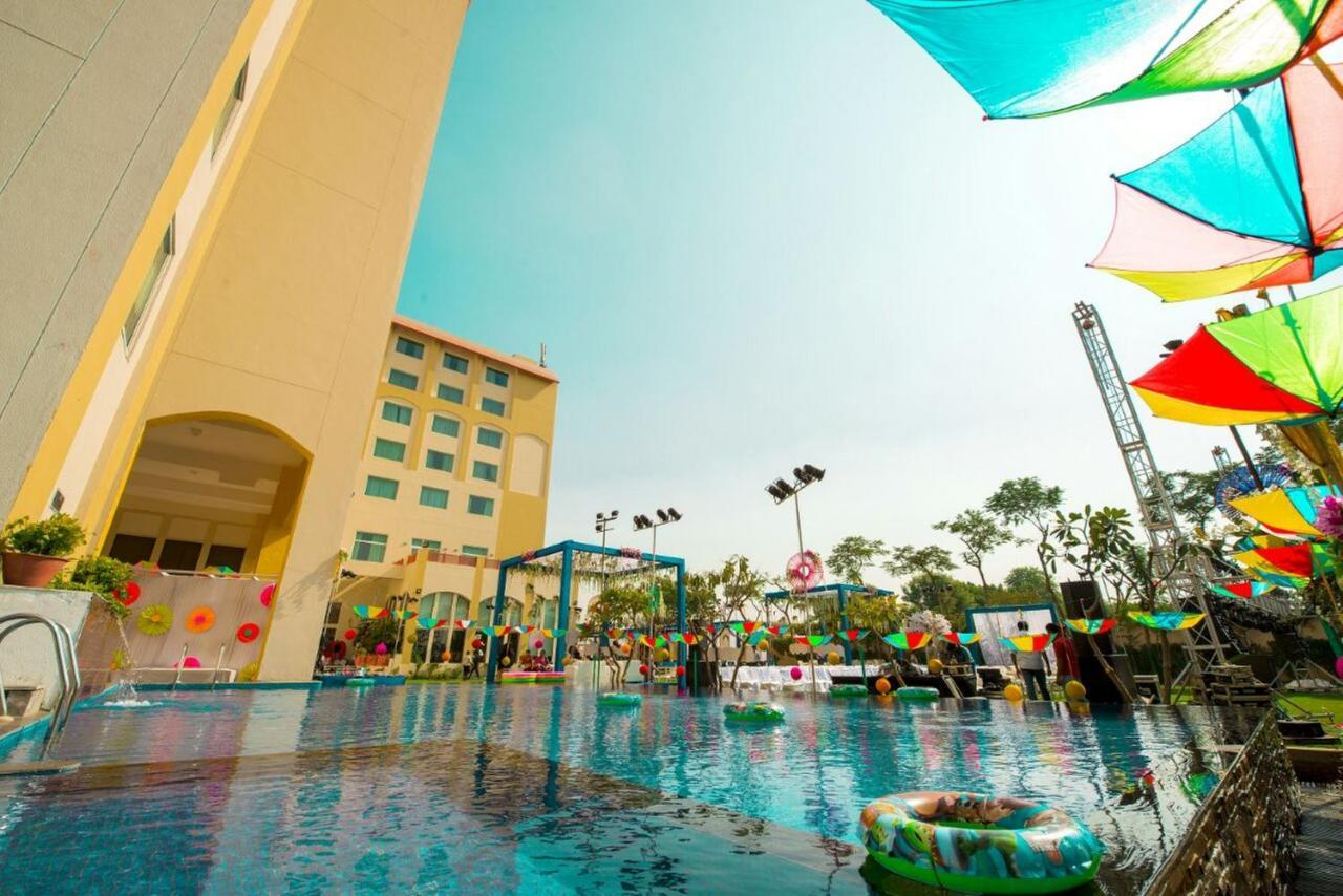 מלון Ramada By Wyndham Jaipur Jaisinghpura מראה חיצוני תמונה